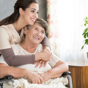 Almanya Stuttgart’ta Yatılı Hasta Bakıcı Bayan Eleman Aranıyor