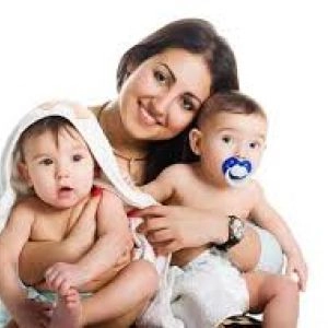 Muğla’da İkiz Bebek Bakıcısı Aranıyor (Yatılı – Yüksek Maaş)