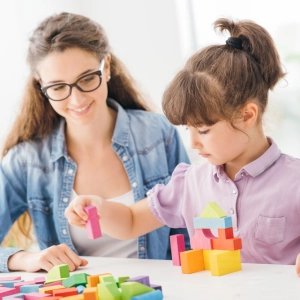 İsveç / Stokholm’de Yatılı Bulgar Bakıcı Aranıyor