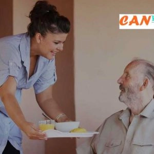 İzmir Gaziemir’de Yalnız Yaşayan Yaşlı Beyefendiye Bakıcı Aranıyor